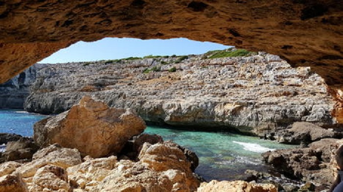 Small-Group Cova de Coloms Sea Caving Tour in Mallorca Tickets