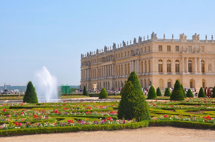 Versailles & Gardens Skip the Line + Garden Show or Fountain Show Tickets