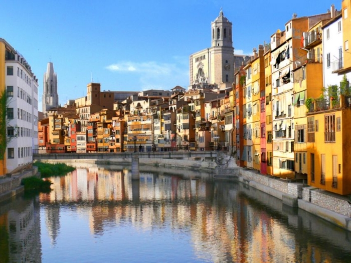 Girona and Costa Brava tour with hotel pick-up in Barcelona