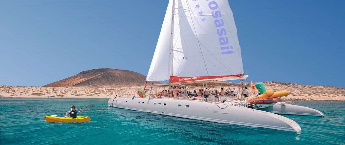 Lanzarote: Lobos Island Half-Day Dolphin Watching Trip