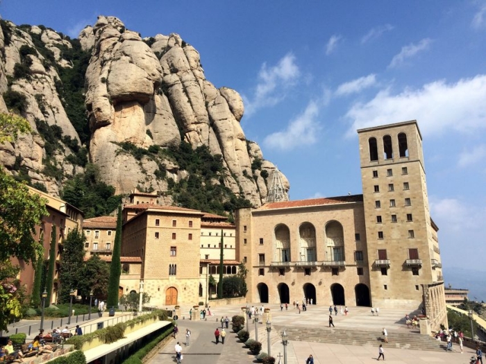 From Barcelona: Half-day Montserrat and Montserrat Museum tour