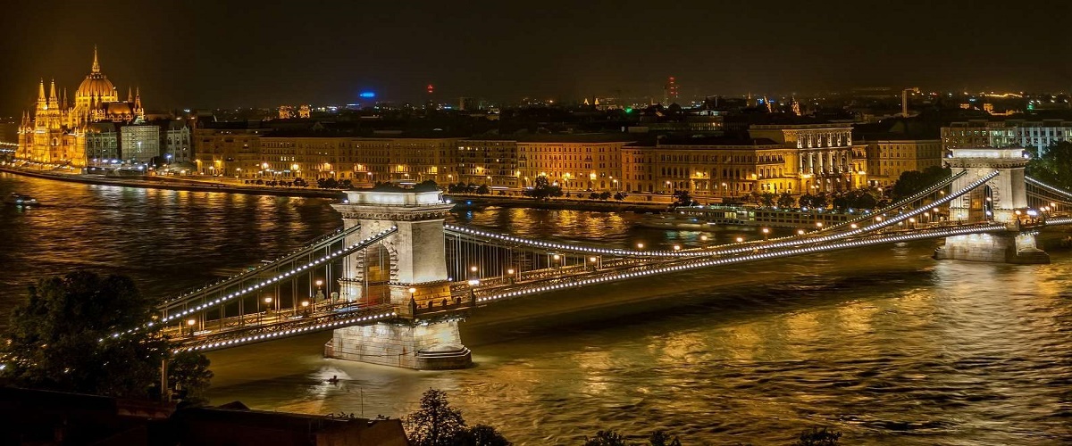 Professional Vienna Private Day Trip with Lunch from Budapest