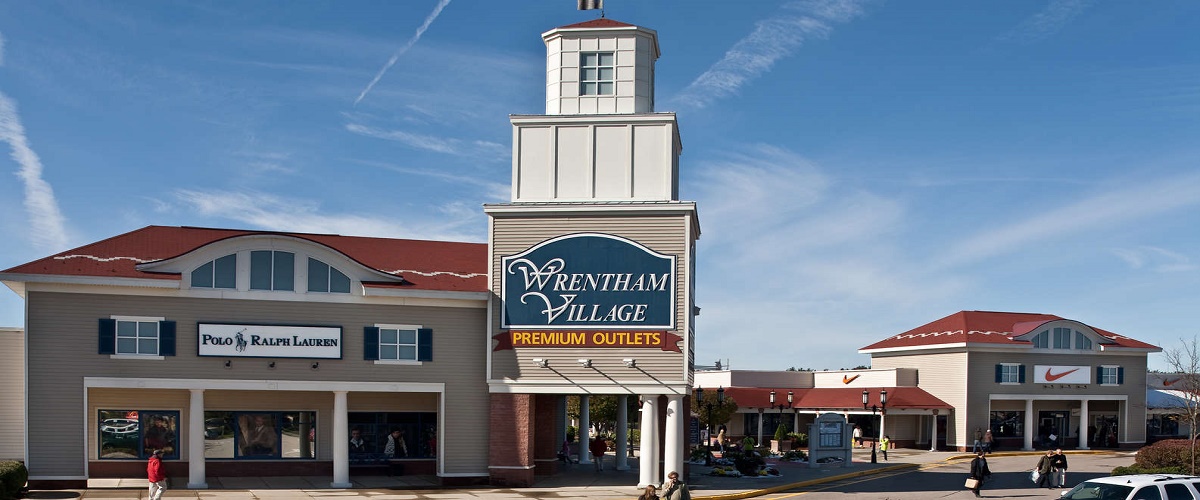Round-Trip Transport to Wrentham Village Premium Outlets from Boston