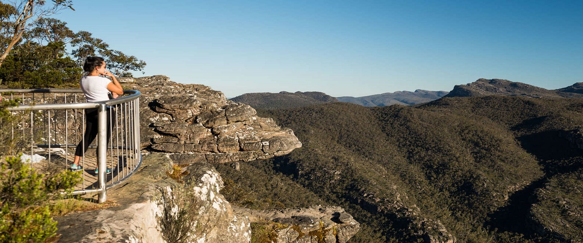 Small-Group Grampians Great Escape Day Trip with Eureka Skydeck Entry Option