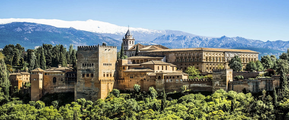 Small Group Guided Tour of the Alhambra from Seville