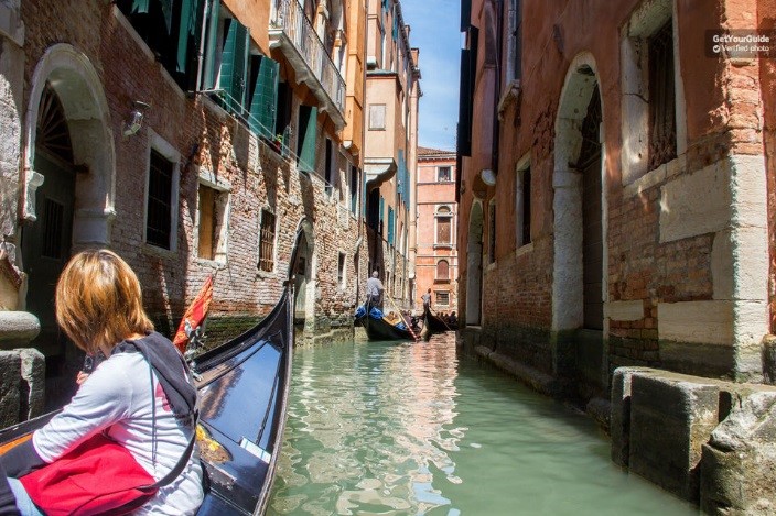 Venice day trip from Milan with guided city tour