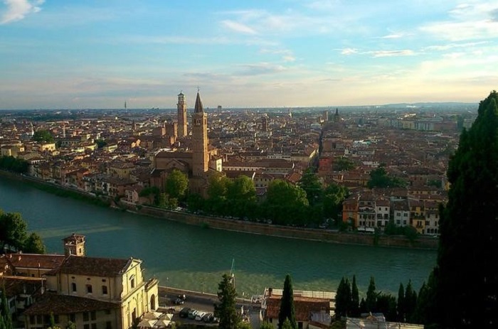 Verona and Lake Garda day trip from Milan