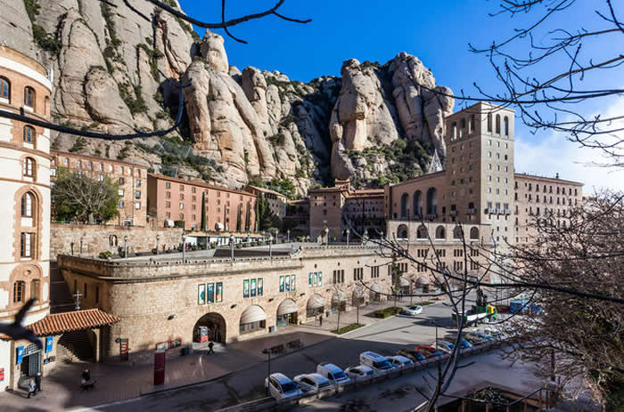 Montserrat Guided Tour with Flamenco Show