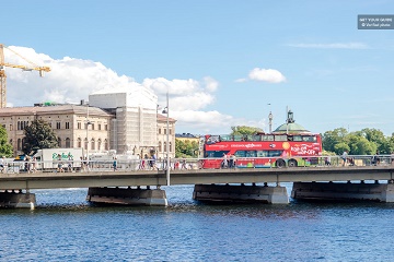 Stockholm Hop-on Hop-off Sightseeing Tour by Red Bus & Boat