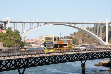 Porto Hop-On Hop-Off Tour with Optional River Cruise and Wine Tasting