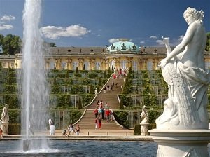 Potsdam Sanssouci Palace Guided Bus Tour from Berlin Tickets