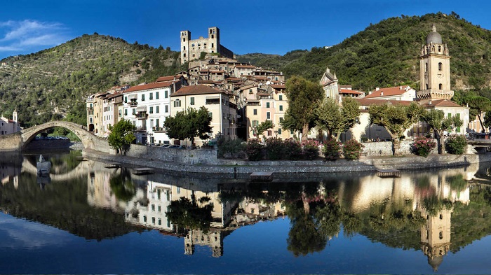 Nice to Menton and San Remo Italian Markets Day Tour Tickets