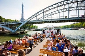 Seine River Cruise with Champagne Tickets