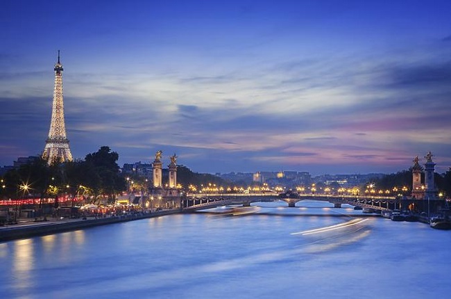 Eiffel tower, Seine river cruise and Paris illuminations night tour Tickets