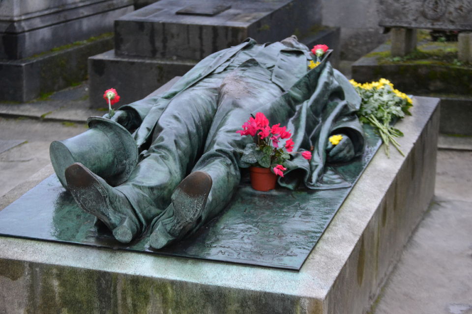 Paris: Pere Lachaise Cemetery Guided Tour Tickets