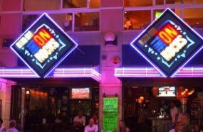 on-the-rocks-bar